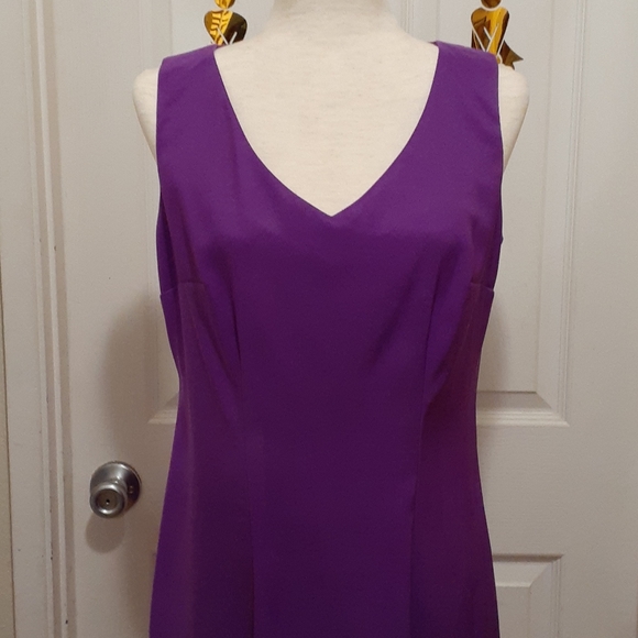 Purple V-Neck Midi Dress - Picture 2 of 5